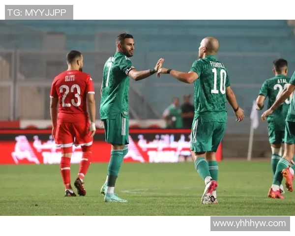 全球足球天王之争：揭秘当今五大最强球员的巅峰表现与传奇故事